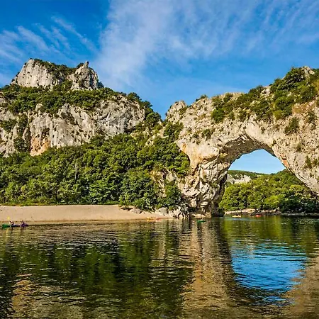 2 Bedroom Awesome In Pont Darc * Vallon-Pont-dʼArc