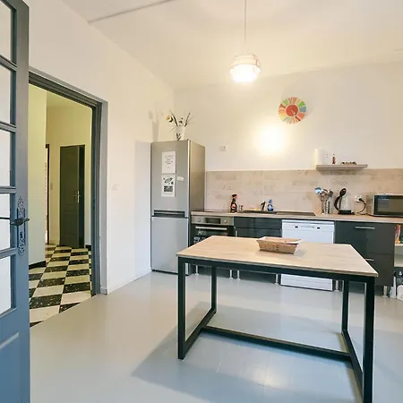 2 Bedroom Awesome In Pont Darc Appartement *